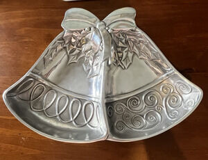 Wilton Armetale Vtg. Hollyberry Bells Divided Server Alloy Metal Silver Holiday
